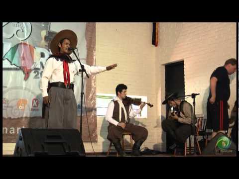 Enart 2010  »  Declamação Masculina  »  Ariel Vareiro Pereira - CTG Herdeiros da Tradição