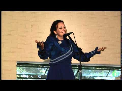 Enart 2010  »  Declamação Feminina  »  Carmem Elizabeth da Luz 1- CTG Sentinela da Querência