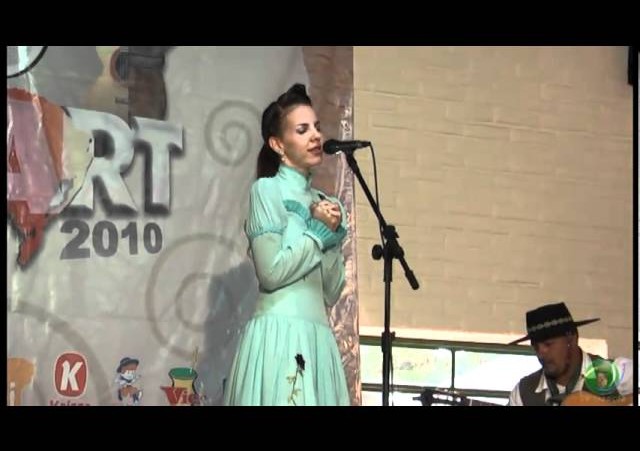 Enart 2010  »  Declamação Feminina  »  Veridiane da Rosa Gomes 2 - CTG Lalau Miranda