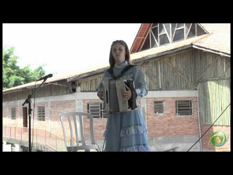 FENART 2011  »  Gaita Botão mais de 8 Baixos  »  Maryanne Francescon