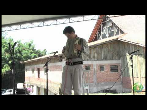 FENART 2011  »  Gaita Botão mais de 8 Baixos  »  Jean Thiago Novelli