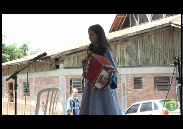 FENART 2011  »  Gaita Botão mais de 8 Baixos  »  Gabriela Rauber Glese