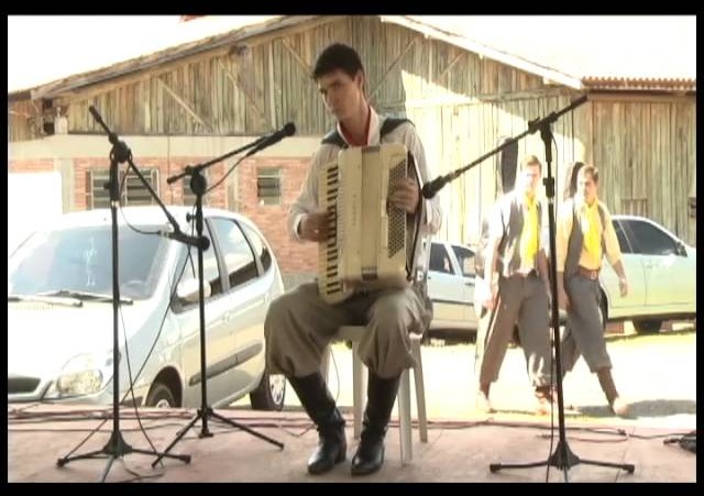 Fenart 2011  »  Gaita Piano  »  Jacinir Fiori