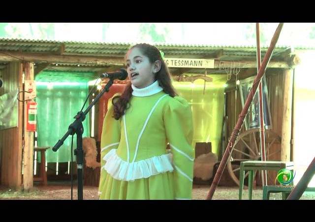 Festejos Farroupilhas de Novo Hamburgo 2011 »  Rodeio Escolar »  Declamação »  Gabriela Alves e Reis