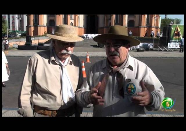 Acendimento da Chama Crioula 2012 »  Venâncio Aires »   Entrevista Bertolini e Borghetti