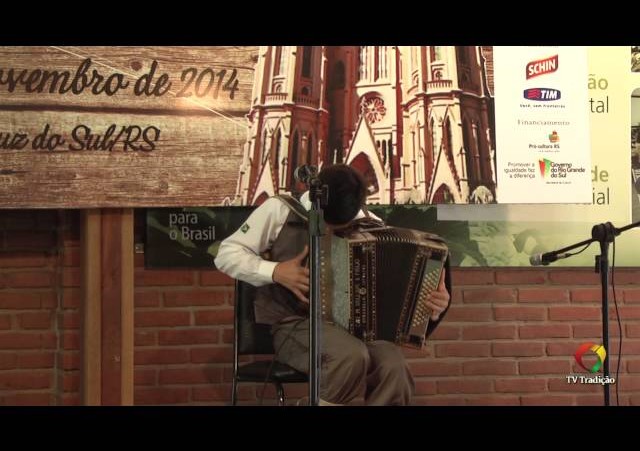 ENART 2014 - Kevin W. Cechetti da Silva - Gaita de Botão mais de Oito Baixos - Sábado
