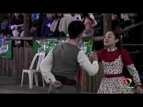 Felipe e Milena - Danças Tradicionais de Par - 4º Festival Pioneiro da Tradição